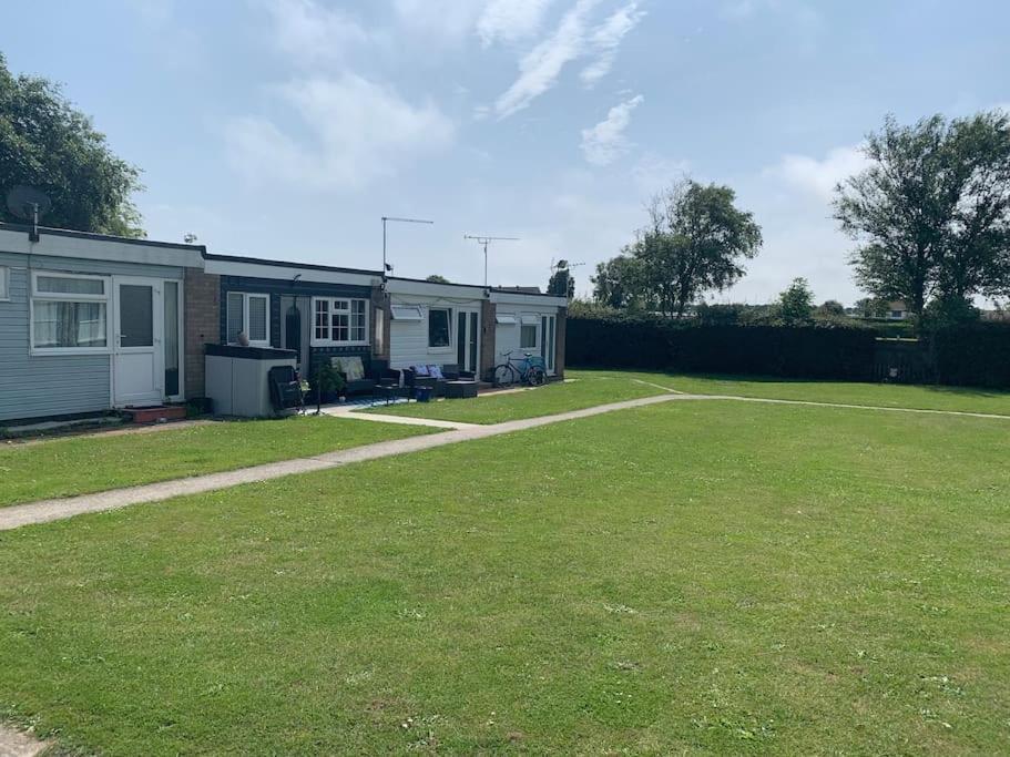 Villa Hugo'S Hideaway Free Wifi Hemsby Exterior foto